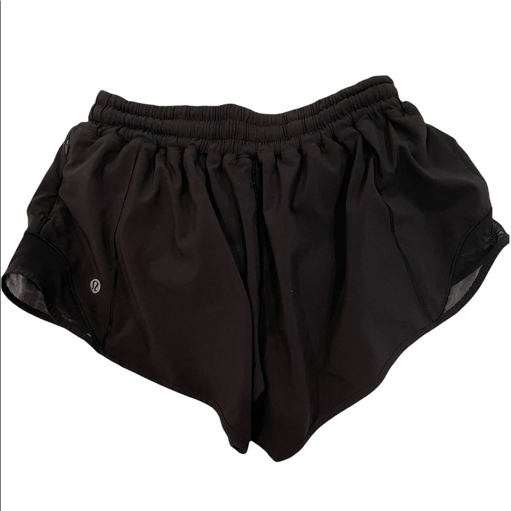 Hotty hot Lululemon shorts size 6 !!